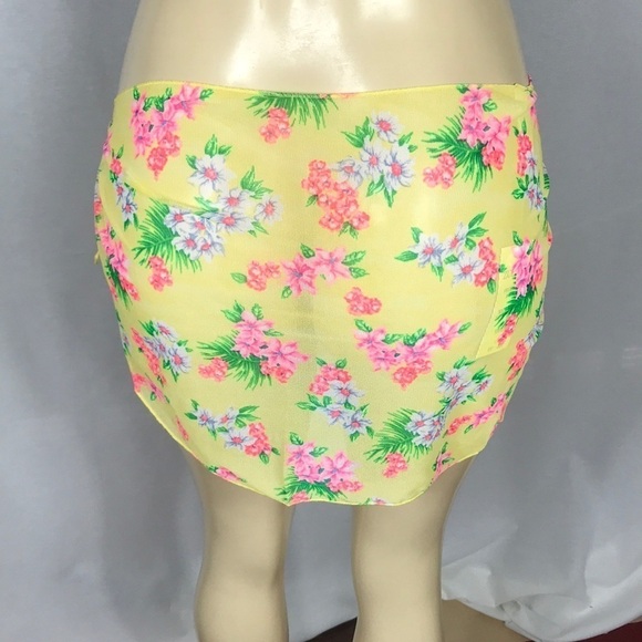 Zuliana Mesh Floral Sarong - Picture 4 of 4